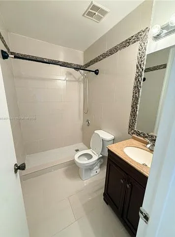3 bed, 2.5 bath, 1480 sqft, $3,400 — Photo 3