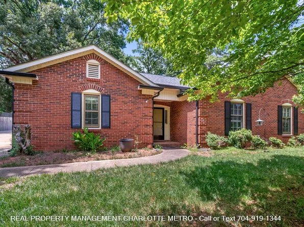 8927 Tree Haven Dr, Charlotte, NC 28270