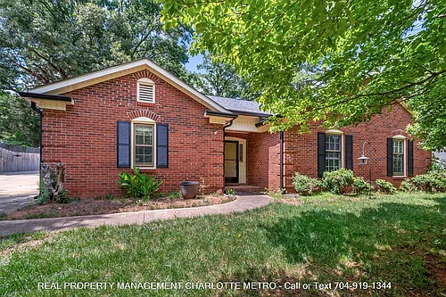 8927 Tree Haven Dr Photo 1