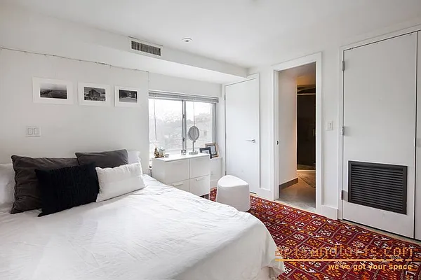 Sold by aptsandlofts.com | media 9