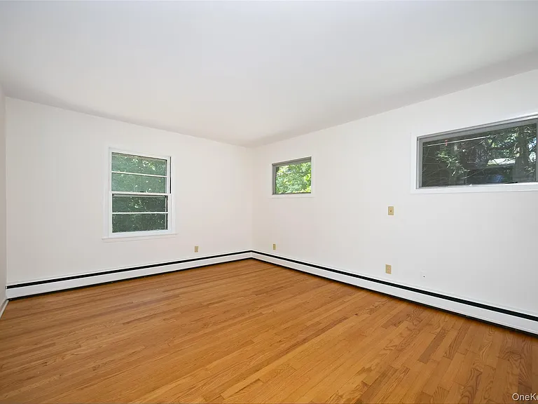 2108-2110 New Hackensack Rd — Photo 11