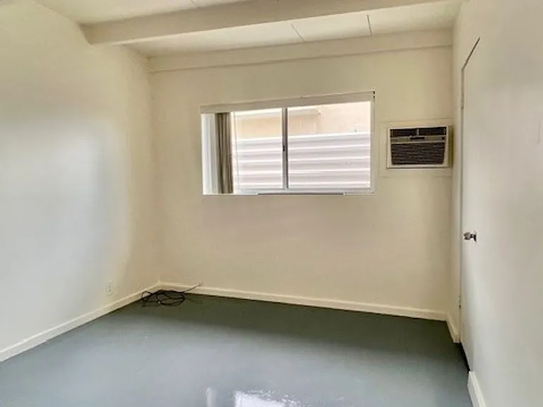 540 S Mountain View Dr — Photo 3