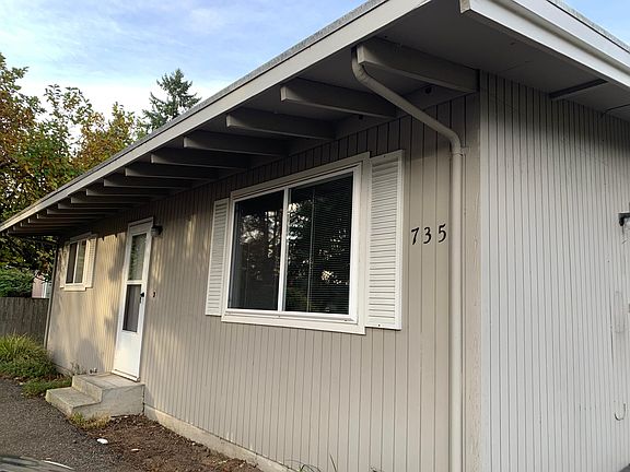 2nd image of 735 100th Ave NE