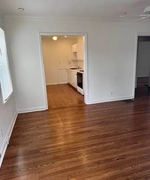1464 Hawthorne Ave NW — Photo 4