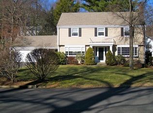 1 Arlen Way, West Hartford, CT 06117