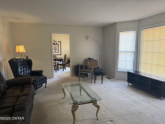 3rd image of 147 Chickering Rd