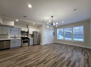 20 Woodside Pl #1R, Newark, NJ 07104