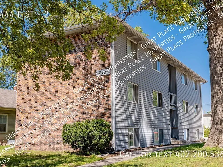 2444 E St #2 — Photo 35