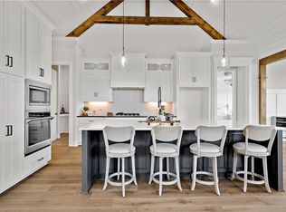 2225 NW Killarney Ln, Lees Summit, MO 64081