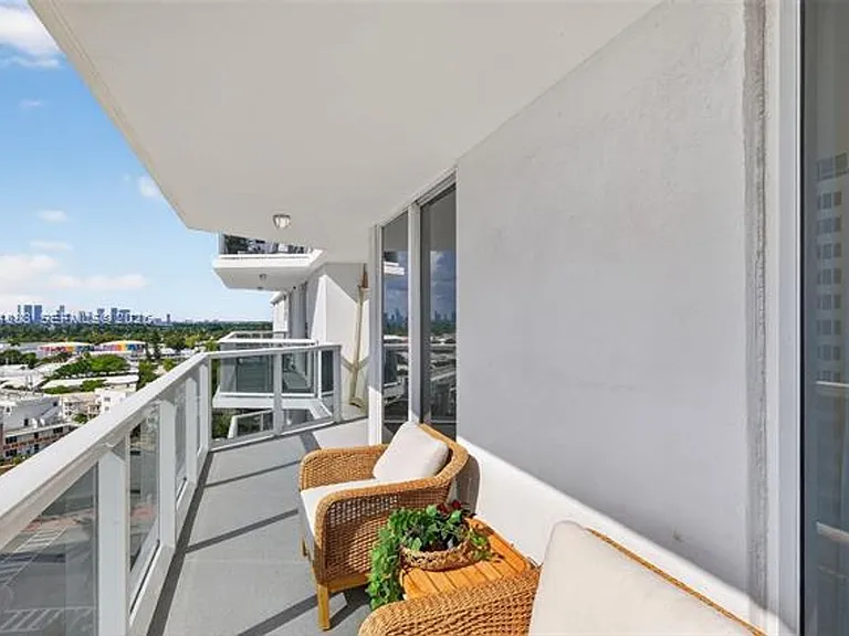 2401 Collins Ave #1406 — Photo 31
