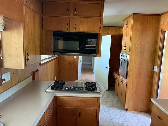 5th image of 848 Hutcheson Dr