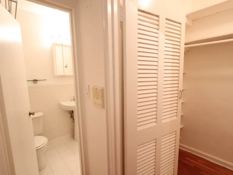 120 E 62nd St #4C — Photo 4