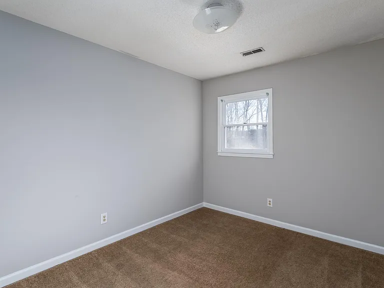 1149 Glendale Dr — Photo 22