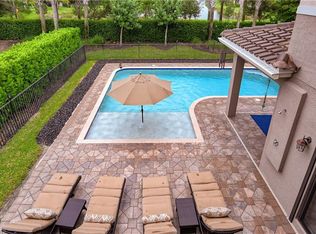 13720 Luna Dr, Naples, FL 34109