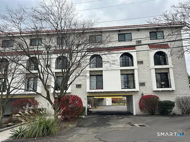 1 bed, 1.0 bath, 700 sqft, $2,025 — Photo 2