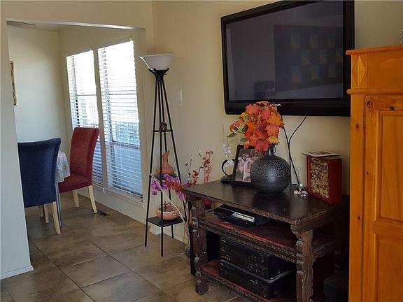 5th image of 5304 Chateau Ave