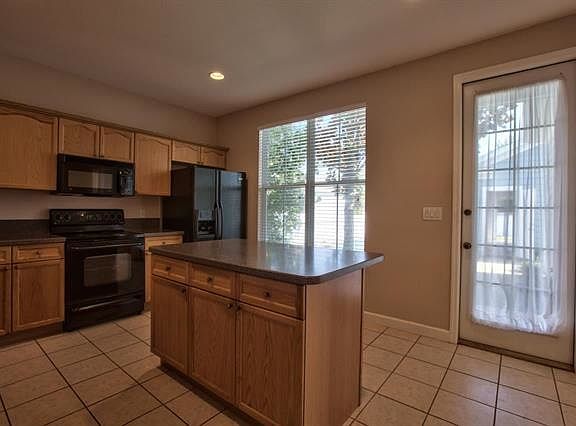4th image of 3252 Newberry Blvd