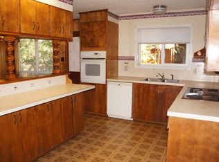 8 Stanford Dr, Texarkana, TX 75503