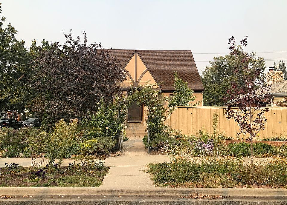 2334 Entrance