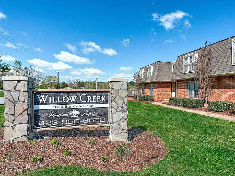 Willow Creek Apartments