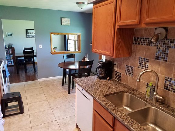 4th image of 2525 W 60th Dr