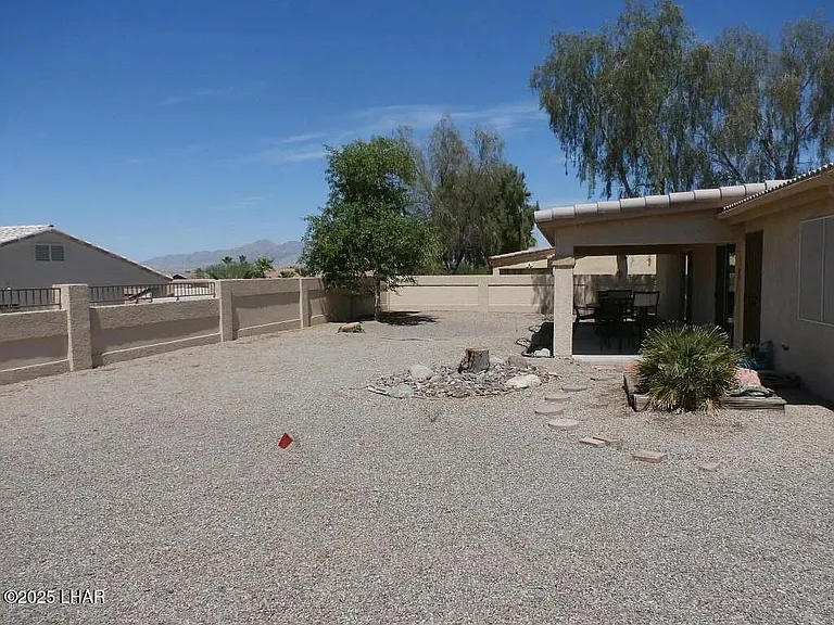 2304 Buckingham Blvd — Photo 23