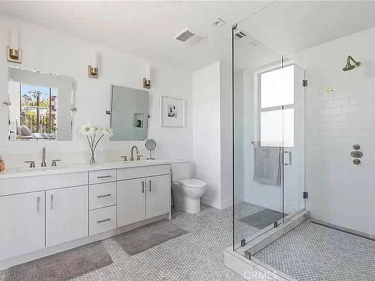 2432 Penmar Ave #201 — Photo 17
