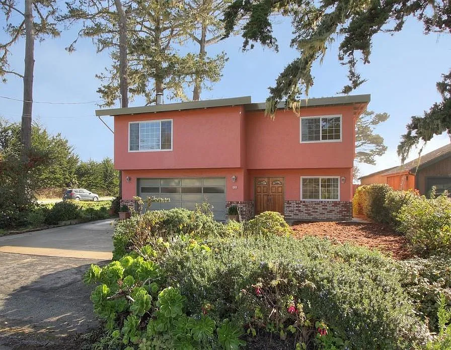 210 Marine Blvd photo 1