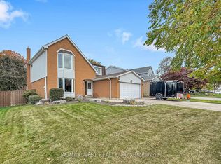13 Mansfield St, Brampton, ON L6S2X8
