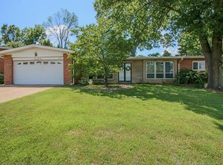 9053 Crest Oak Ln, Saint Louis, MO