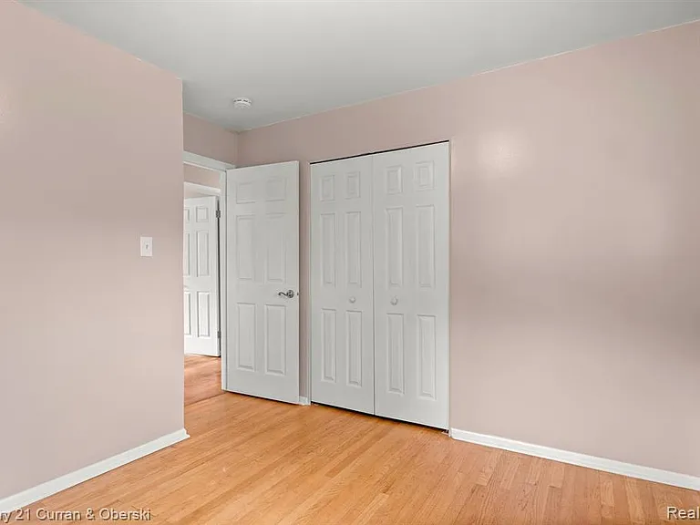 32624 Windsor St — Photo 16