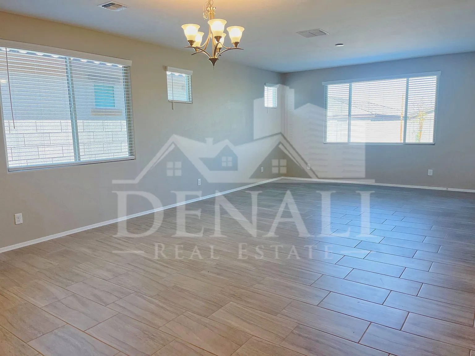 3 bed, 2.0 bath, 1487 sqft, $1,995 — Photo 2