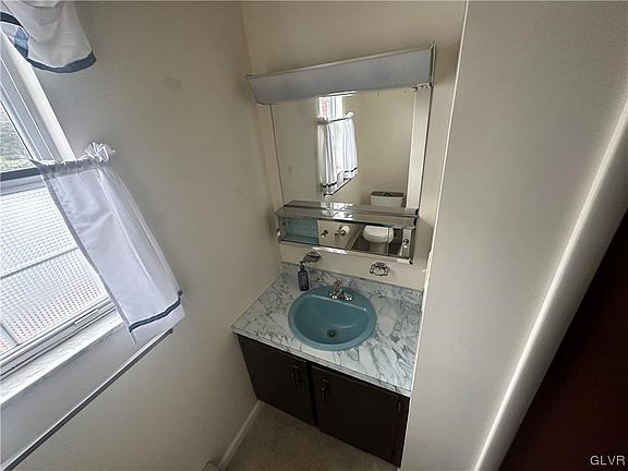 4th image of 235 N Nice St
