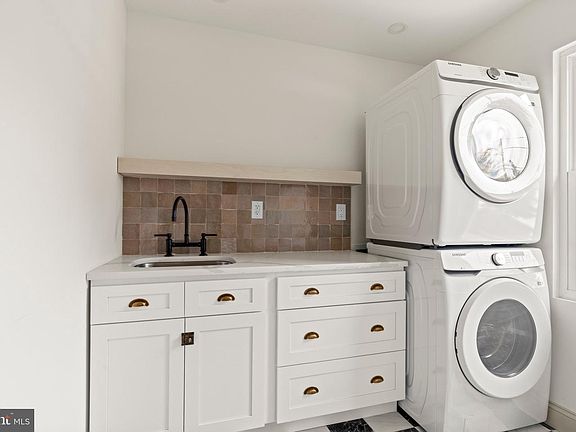 4th image of 53 E Collingswood Ave