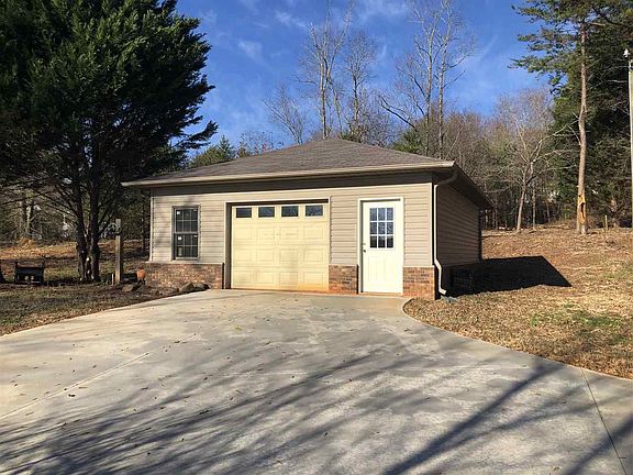 2nd image of 115 Black Duck Ln
