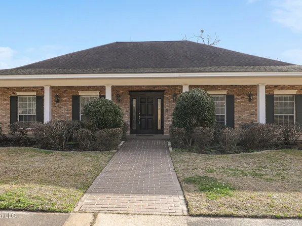 721 Dogwood Dr, Long Beach, MS 39560