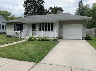 507 10th St, Baraboo, WI 53913