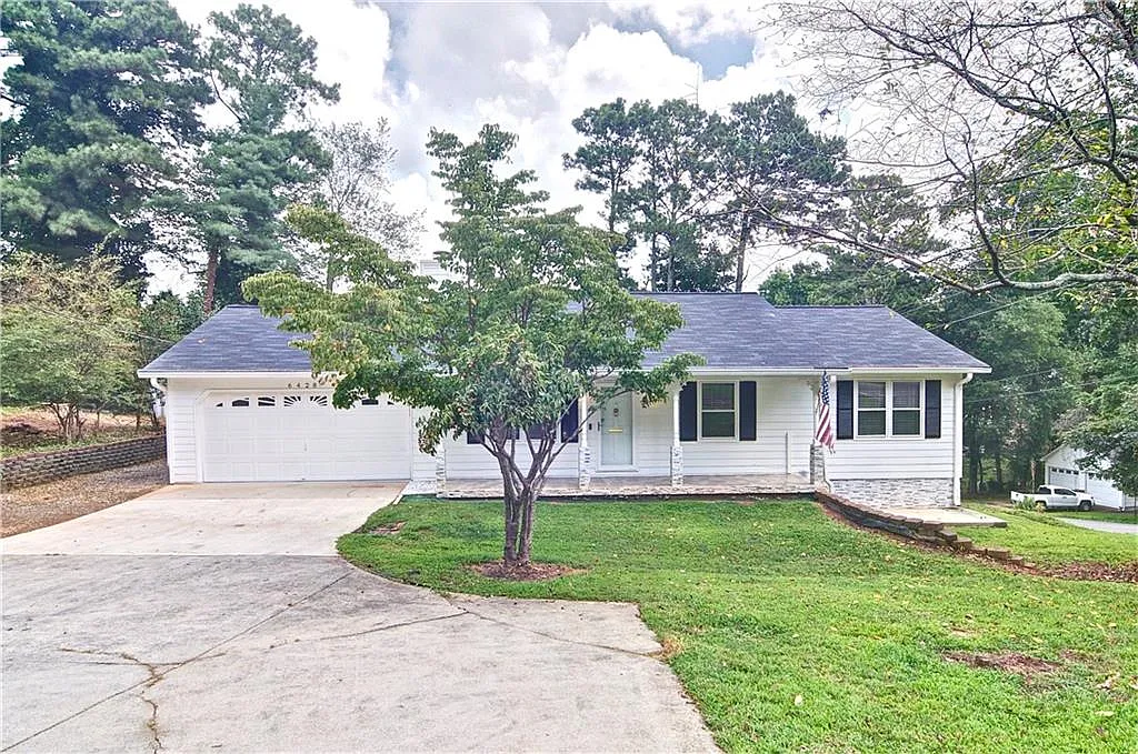 3 bed, 2.0 bath, 1154 sqft, $2,200 — Photo 2
