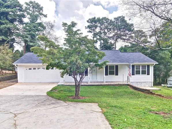 6428 Paradise Point Rd, Flowery Branch, GA 30542