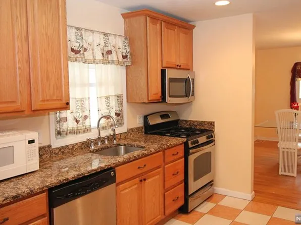 207 2nd St, Englewood, NJ 07631