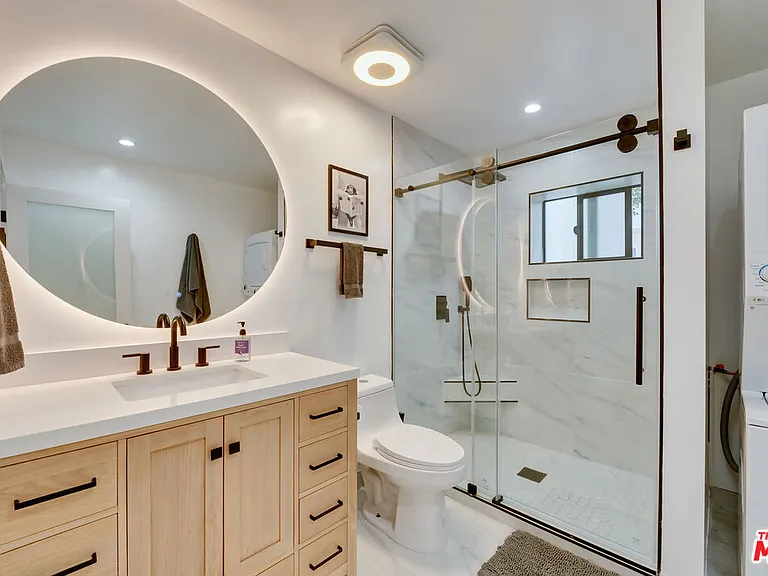 918 N San Vicente Blvd #C — Photo 4