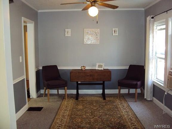 5th image of 223 Parkwood Ave