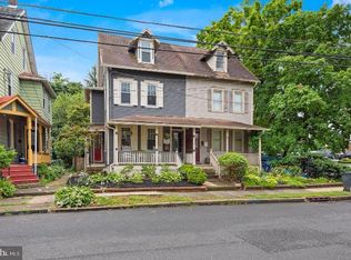 32 W 2nd St, Moorestown, NJ 08057