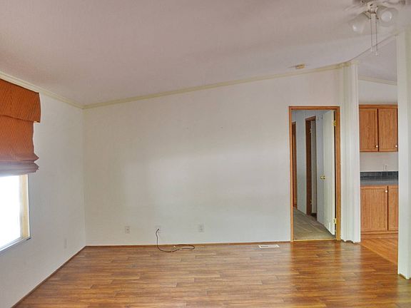 2nd image of 208 Windmill Oaks Ave