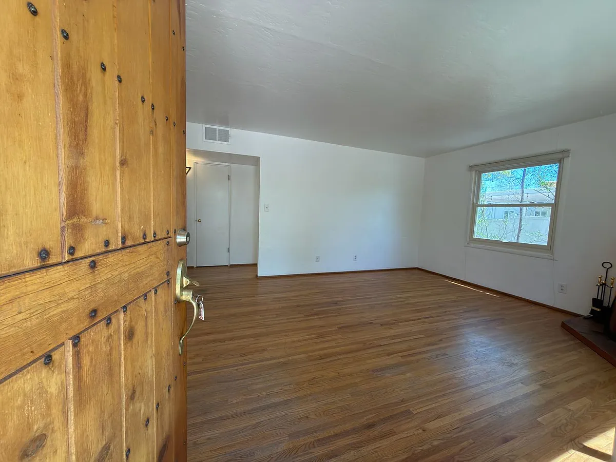 Building Photo - 123 Sombrio Dr