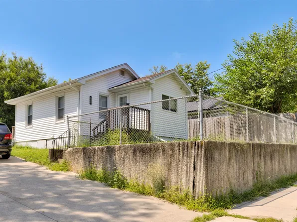 3028 S Union St, Des Moines, IA 50315