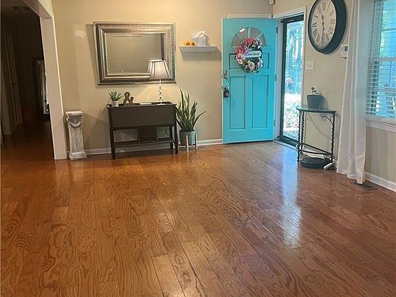 4th image of 2401 Dunbarton Dr