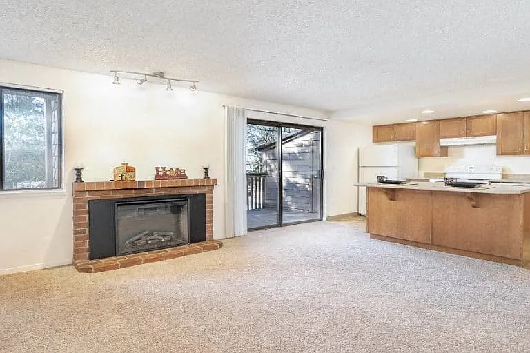 Cottonwood Apartments — Photo 4