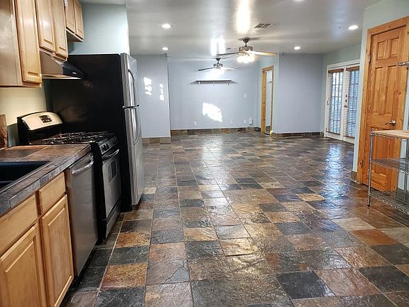 2nd image of 1000 W Saint Johns Ave #B