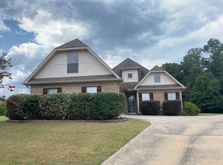 1001 Pearl Pl, Calera, AL 35040
